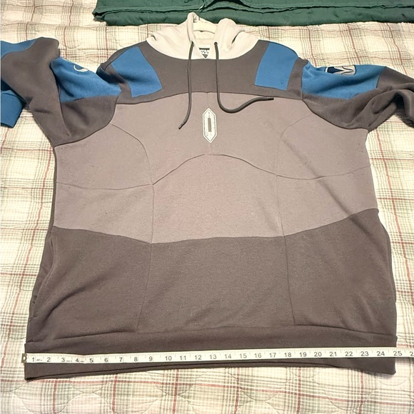 Her Universe Star Wars Bo-Katan Armor Hoodie Plus Size - Picture 12 of 13